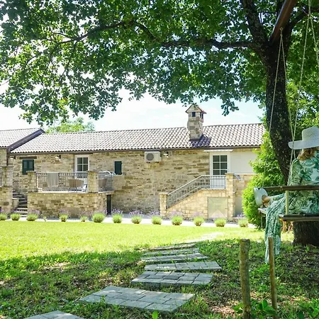 Stancija Ruseti Oprtalj