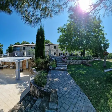 Stancija Ruseti krevet i doručak 5*